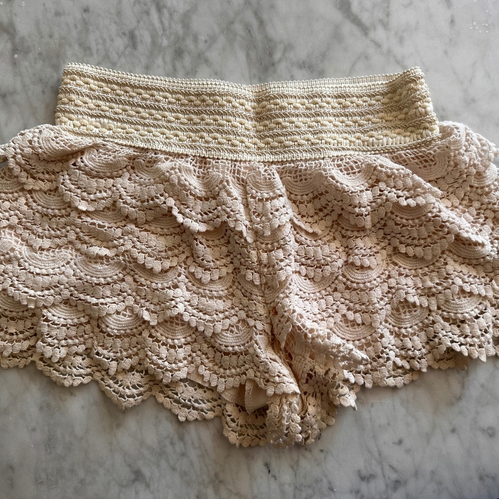 Jolie Lace Shorts, Creamy White, Size Small (S)